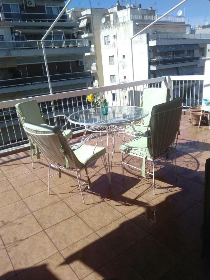 Cozy Penthouse Next To Metro Station Daire Selanik Dış mekan fotoğraf